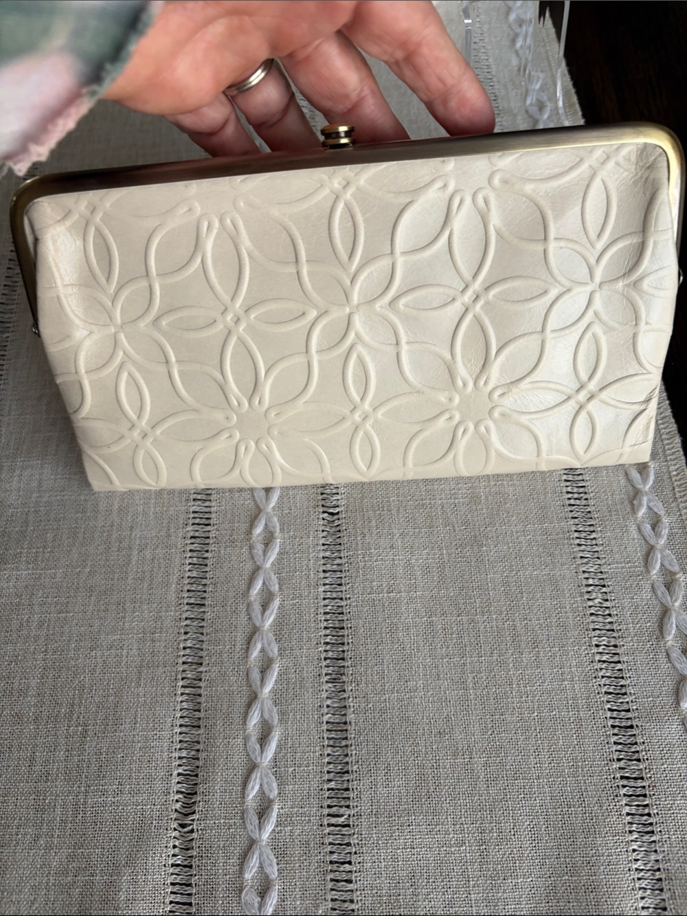 HOBO Lauren Clutch Wallet Cream Embossed Leather - Picture 4 of 16